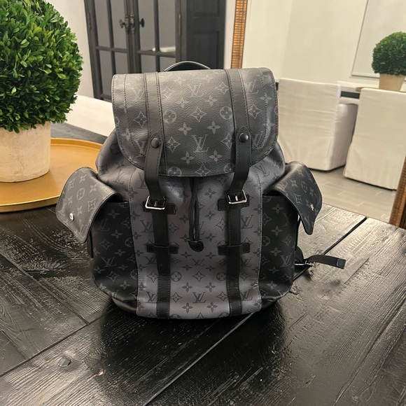 Authentic Louis Vuitton Christopher MM bag in Monogram Eclipse Canvas - Picture 11 of 11